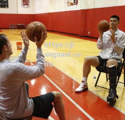 NBA队员发布训练照片，秀出健康体格和状态良好